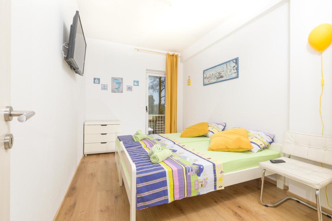 Apartments Dobronic Jelsa  Exterior photo