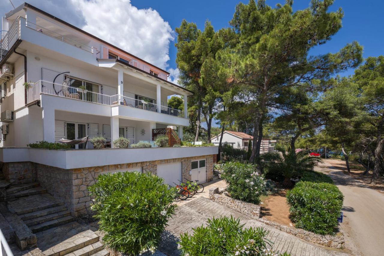 Apartments Dobronic Jelsa  Exterior photo