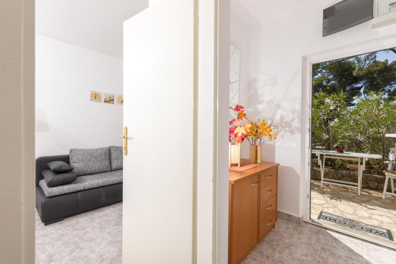 Apartments Dobronic Jelsa  Exterior photo
