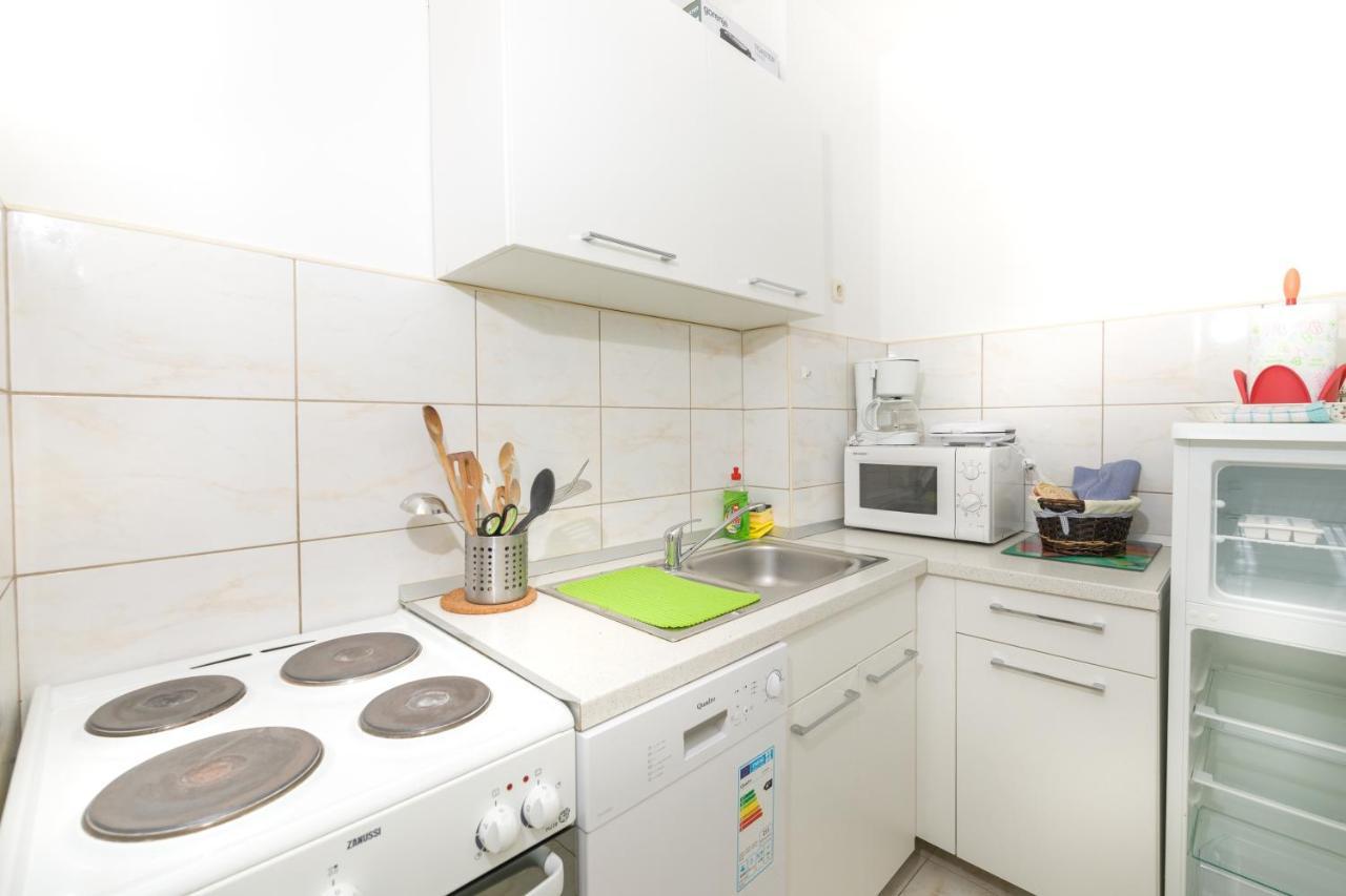 Apartments Dobronic Jelsa  Exterior photo